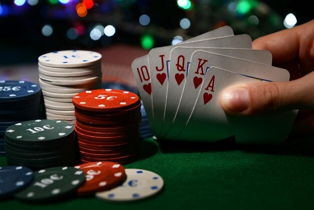 keluartoto mobile app interface showing live dealer tables and sportsbook on Android and iOS