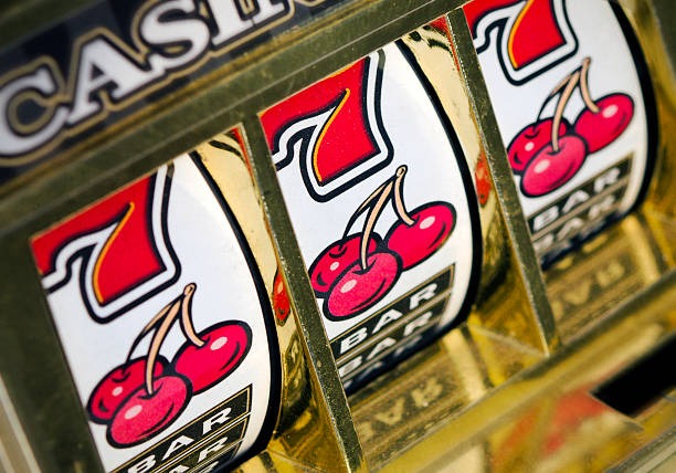 Mobile app showing Lightning Roulette betting interface